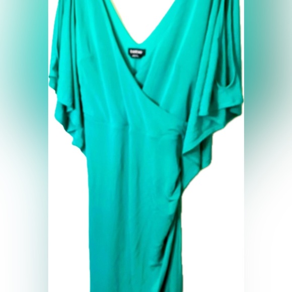 bebe Dresses & Skirts - Bebe | Green fitted sexy dress | cold shoulder flutter sleeves — Medium